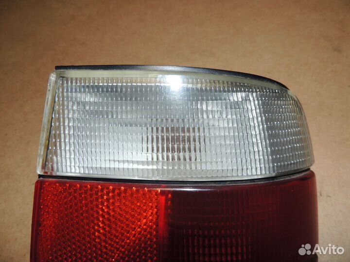 Bmw e34 фонарь правый с белым поворотником