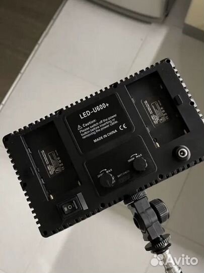 Видеосвет u600