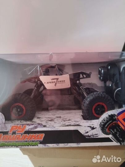 Машинка 4WD новая на радиоуправлении