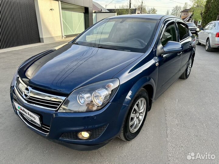 Opel Astra 1.6 МТ, 2011, 243 254 км