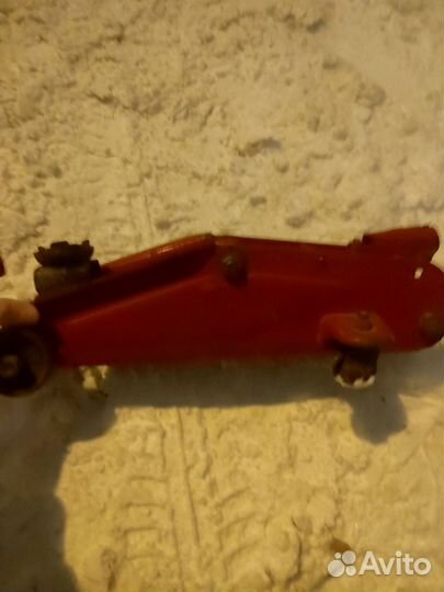 Домкрат подкатной бу