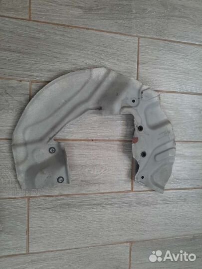 Пыльник тормозного диска BMW 7 e65/e66