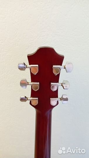 Акустическая гитара