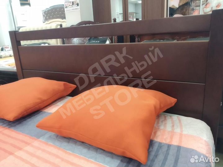 Кровать массив