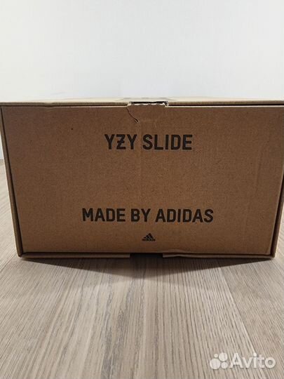 Adidas yeezy slides 