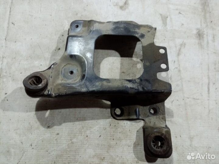 Крепление акб Ford Focus III 1.6 2012