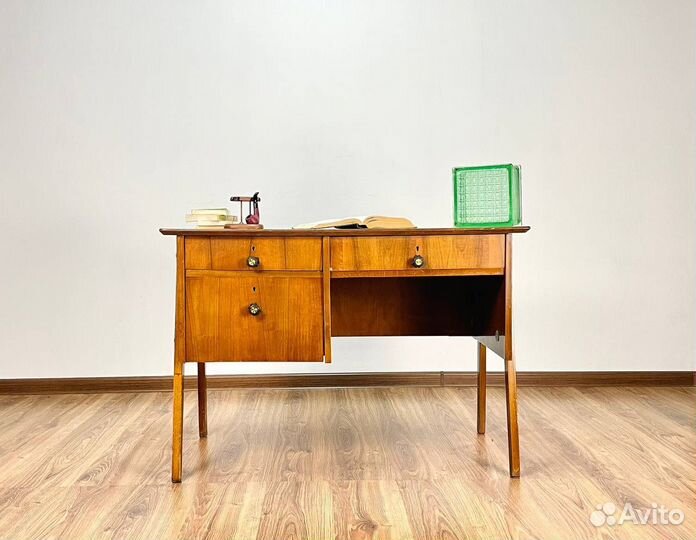 Винтажный письменный стол mid century