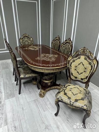 Стол и стулья