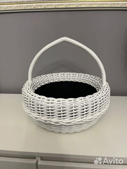 Корзина, лукошко из искусственного ротанга