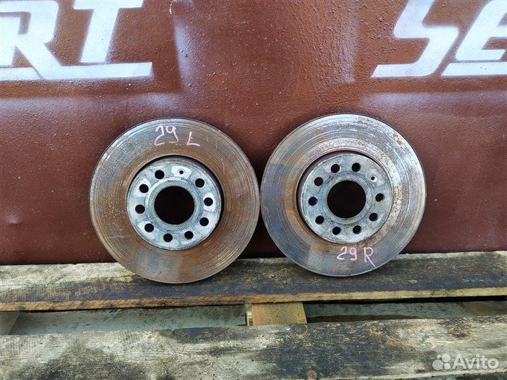 Тормозные диски переднее Audi A3 8P 1.8 CDA 2009