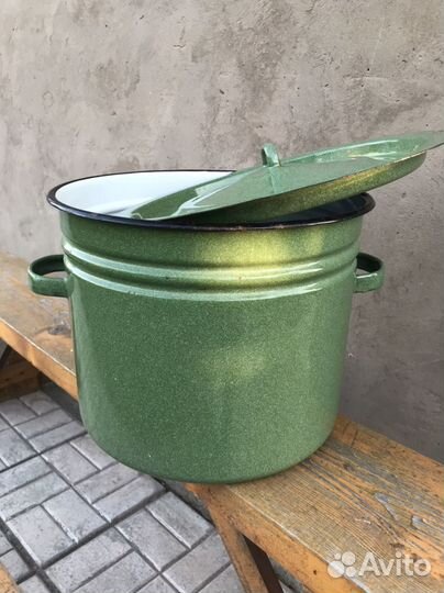 Кастрюля эмалированная большая