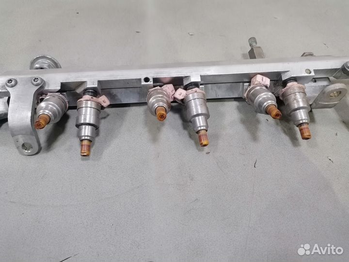 Топливная рампа в сборе Ford Taurus 2 седан 1995