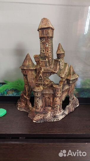 Замок для аквариума