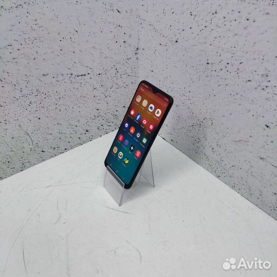 Samsung Galaxy A20, 3/32 ГБ