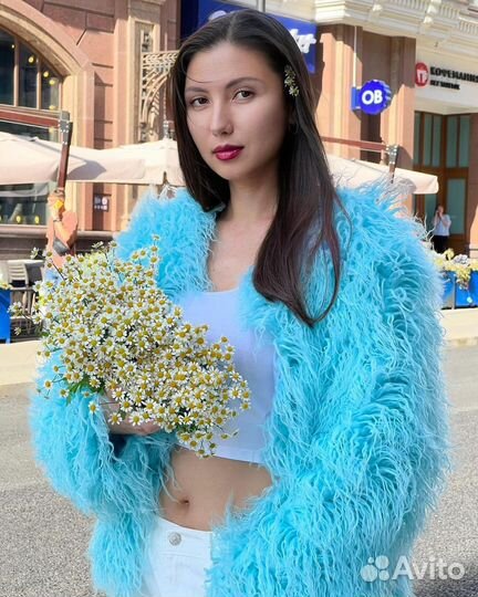 Искусственная шуба короткая белая