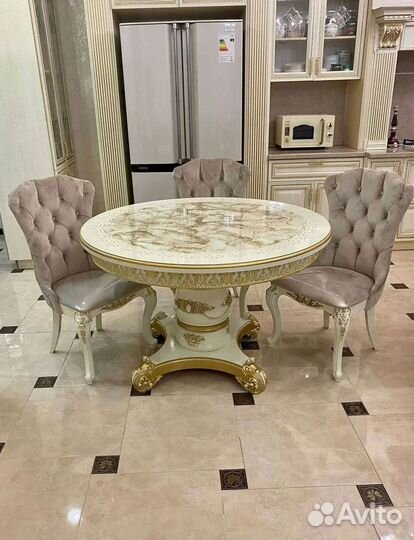 Комплект стол и стулья