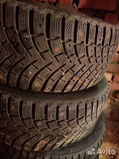 Michelin X-Ice North XIN2 215/50 R17