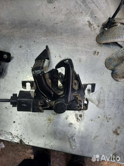 Kia rio 3 замок капота