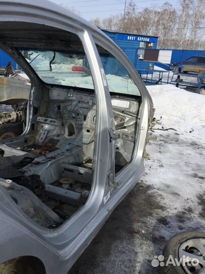 Б/У Порог со стойкой правый 714024LB00 Hyundai-KIA