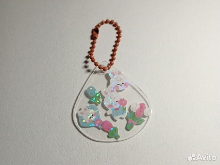 Продаю 2 брелока и наклейки