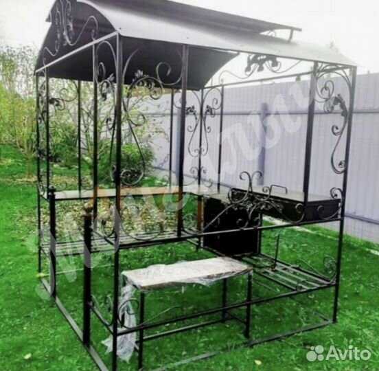 Мангал с крышей