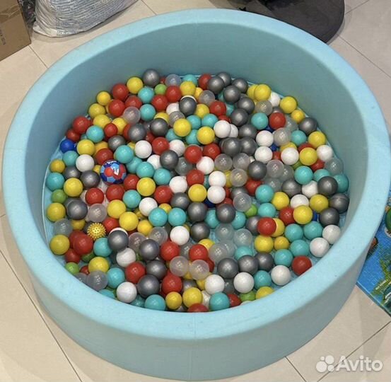 Бассейн с шариками