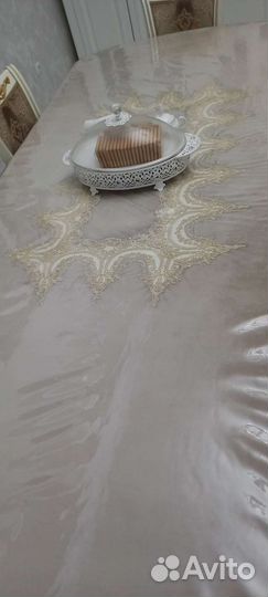 Стол и стулья