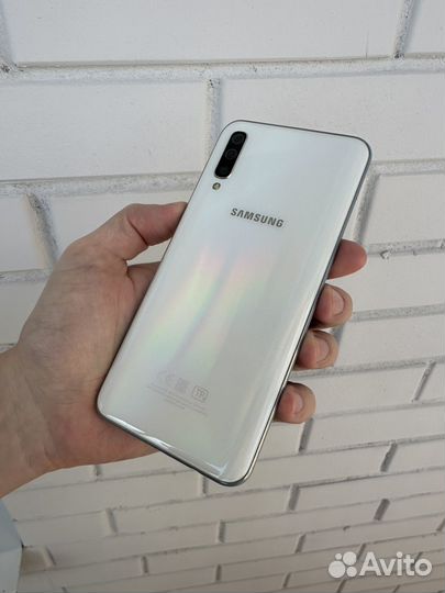 Samsung Galaxy A50, 4/64 ГБ