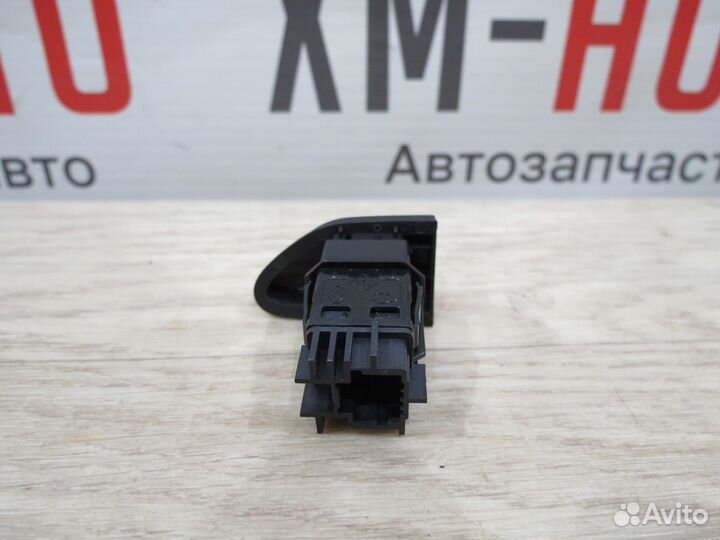 Кнопка аварийной сигнализации LADA Xray