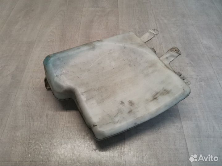 Бачок омывателя Nissan Note E11 1.6 HR16DE 2006