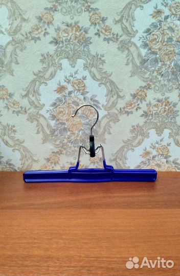 Вешалка новая