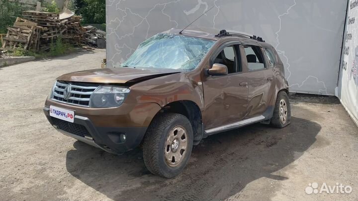 Накладка двери багажника Renault Duster 848100075R