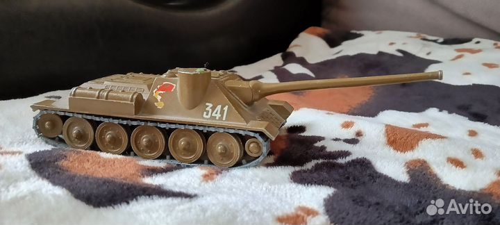 Танк СССР су - 100