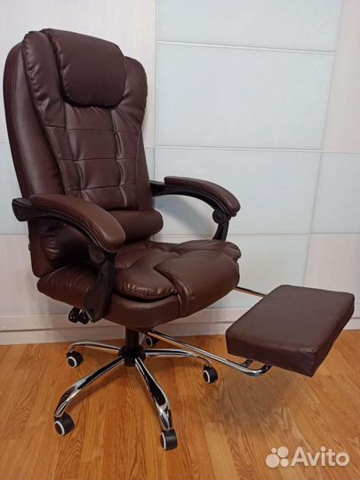 Компьютерное кресло руководителя