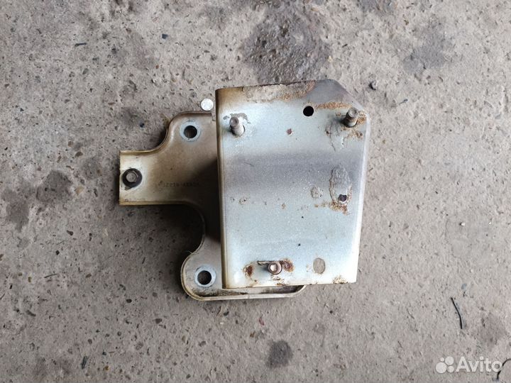 Кронштейн R усилит бампера nissan qashqai j11 Алла