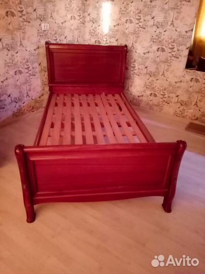 Кровать дерево односпальная