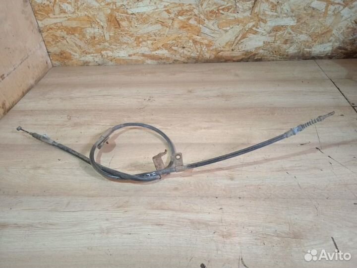 Трос ручника задний левый Nissan Bluebird U14
