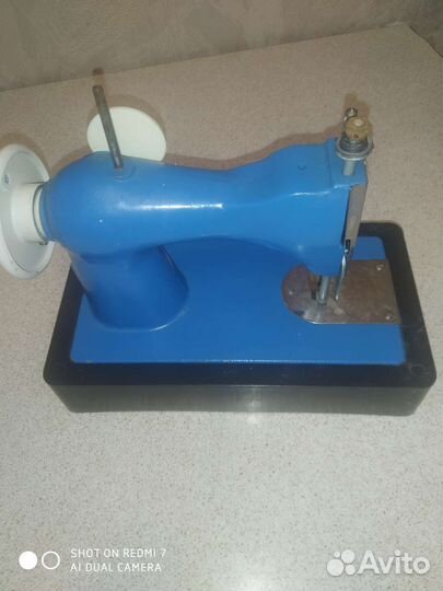 Детская швейная машинка (ссср)