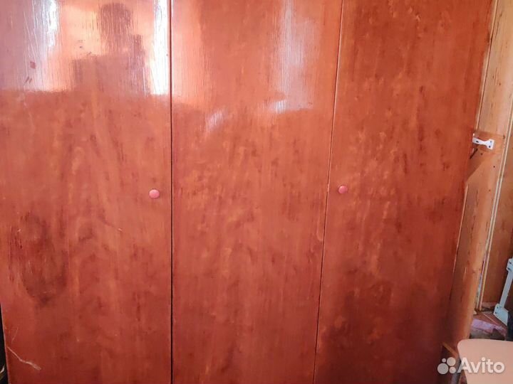 Шифонеры и шкафы бу