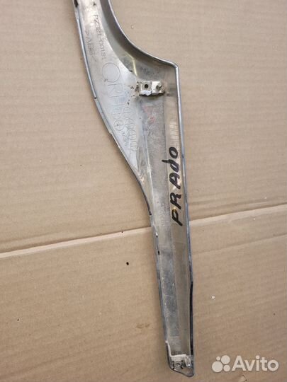 Молдинг бампера правый toyota land Cruiser Prado