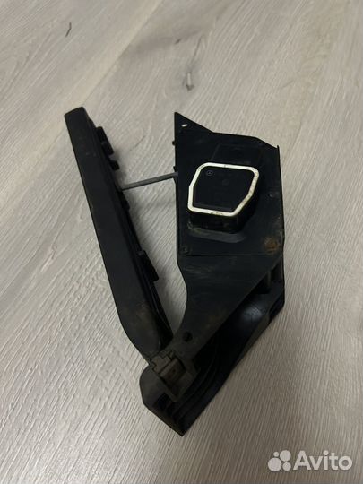 Педаль газа mercedes w204