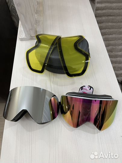 Горнолыжная маска с магнитными линзами