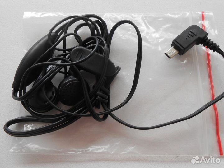 Продаю наушники для сотовых телефонов