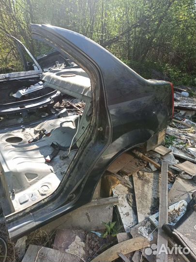 Задняя часть кузова Рено Логан 1