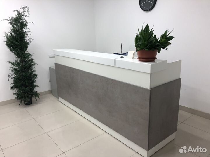 Ресепшн,барная стойка,оснащение офисной мебелью,юв