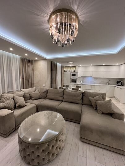 3-к. квартира, 95 м², 18/21 эт.