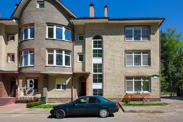 Таунхаус 270 м² на участке 1 сот.