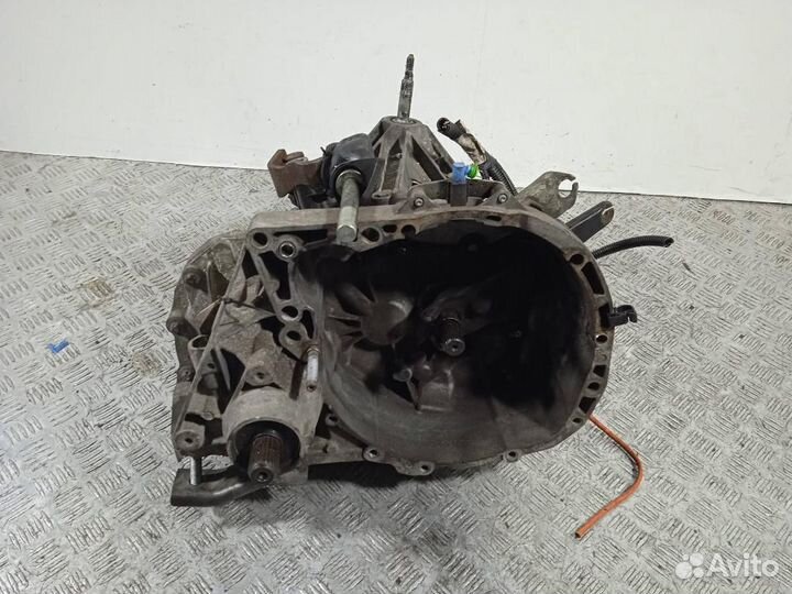 МКПП (механическая коробка переключения передач) R