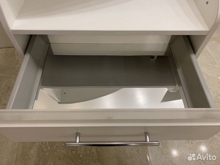 Тумба для мастера бьюти сферы