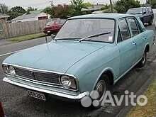 Бесплатно.Лобовое стекло и заднее Ford Cortina